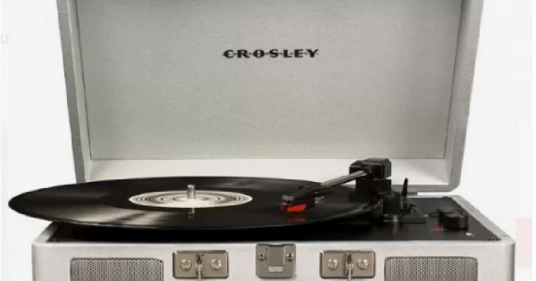 Crosley Cruiser Deluxe Stereo Turntable online - White Sand - CR8005D-WS